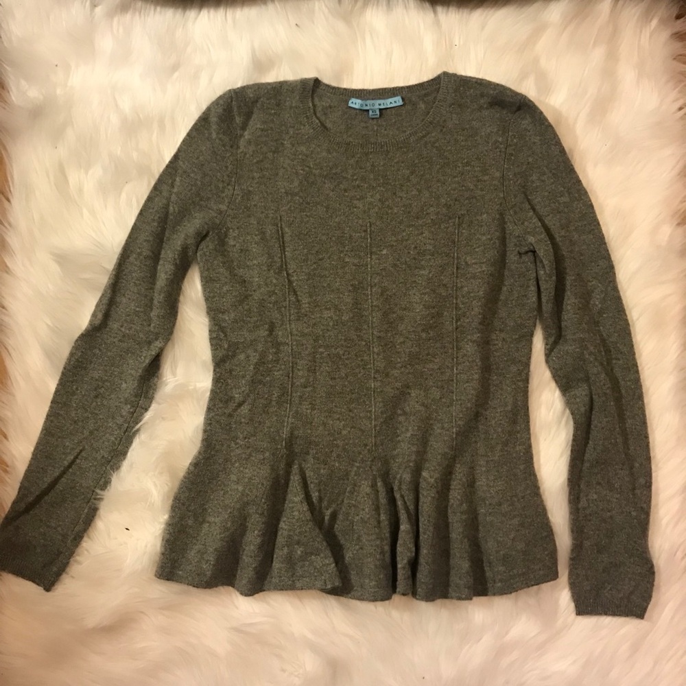 LIKE NEW Cashmere Sweater
